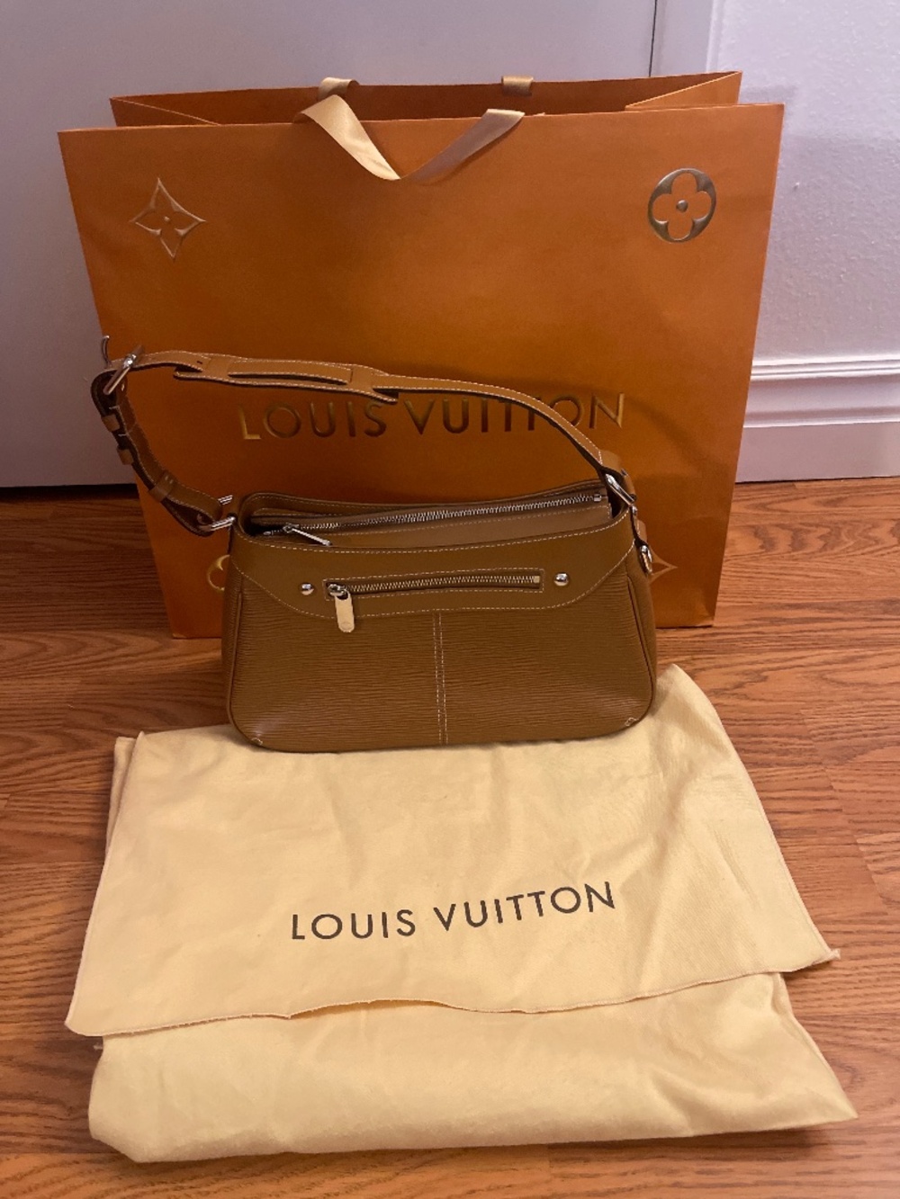 Louis Vuitton Turenne PM in Epi leather